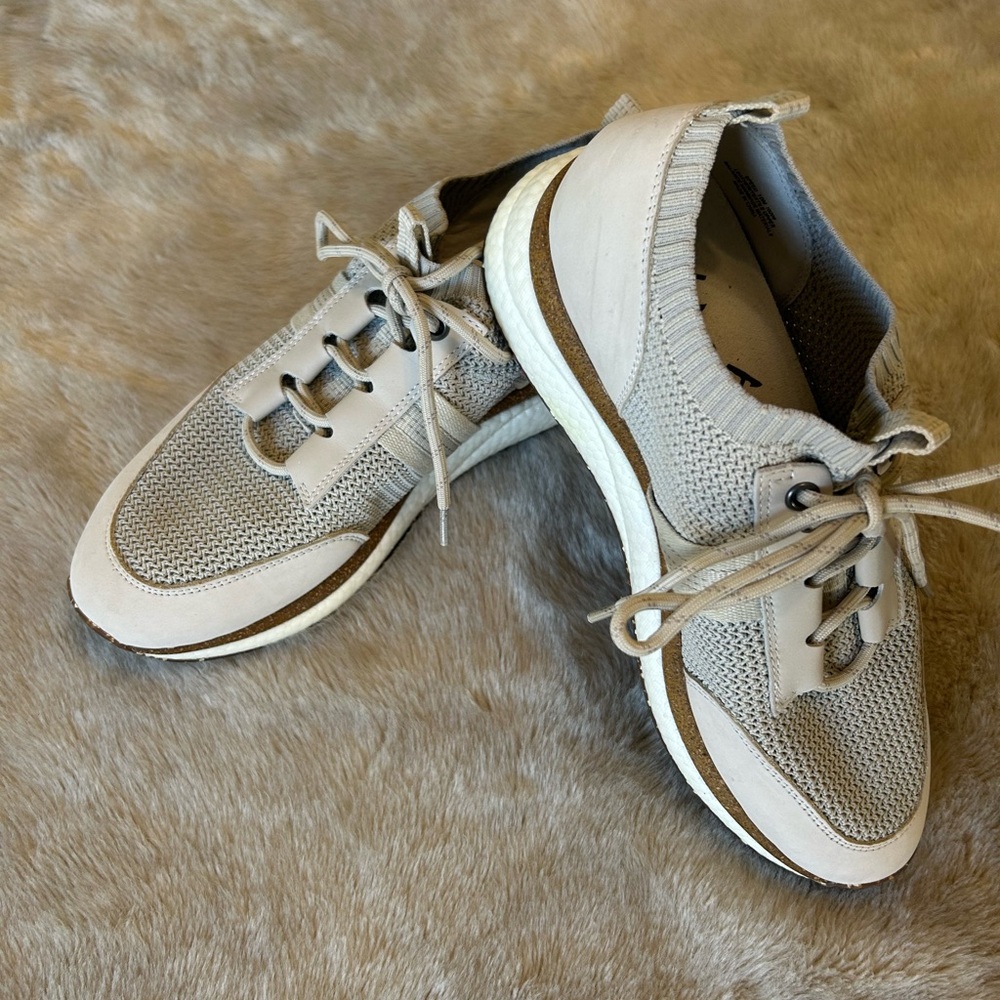 OTBT Speed Mist  Knit Lace-Up Sneakers. Comfort Travel Teacher  NWOT